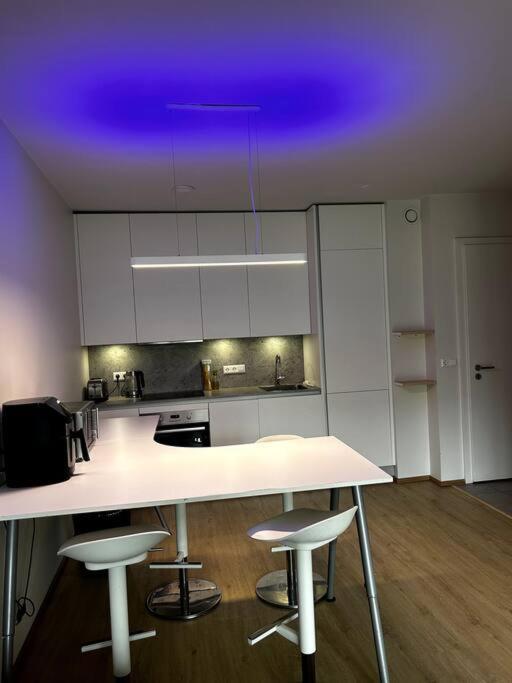 A Modern & Homely Apartment Ρέυκιαβικ Εξωτερικό φωτογραφία